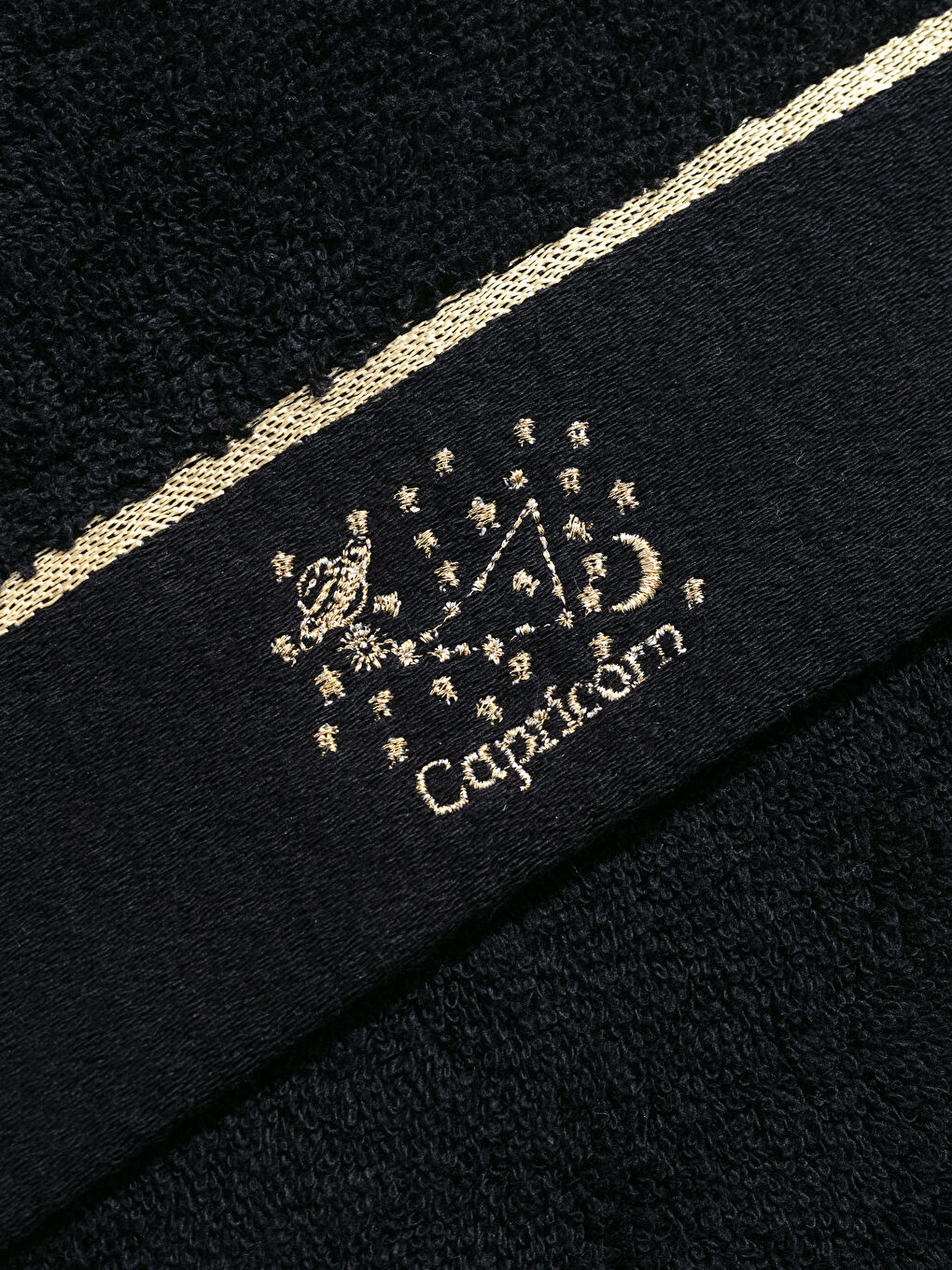 Siyah Oğlak Burç Nakış Detaylı Bukle El Havlusu 30x50 cm-2