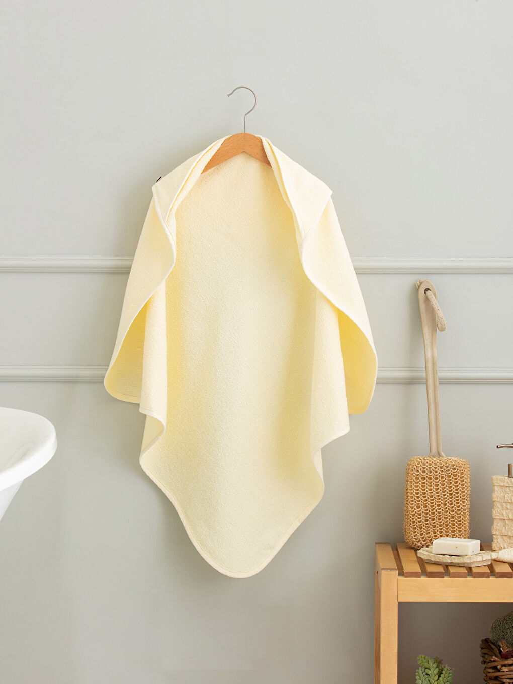 Embroidery Detailed Curl Baby Girl Swaddle Towel 75x75 Cm -S28160Z1-FQJ