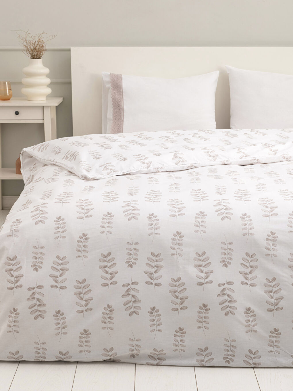 Karışık Çift Kişilik Battal Boy Pamuklu Desenli Dantel Detaylı Nevresim Takımı