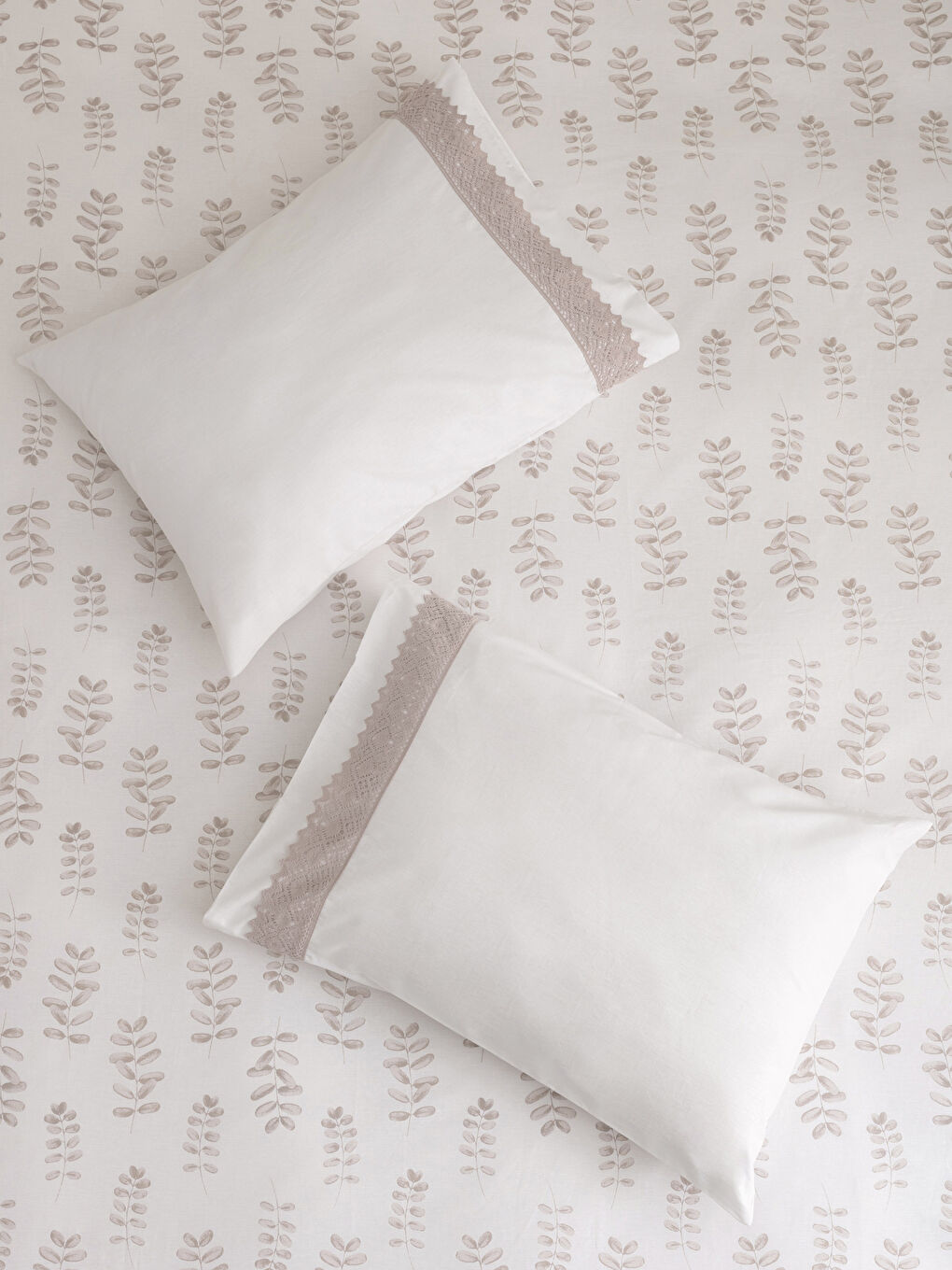 Karışık Çift Kişilik Battal Boy Pamuklu Desenli Dantel Detaylı Nevresim Takımı-1