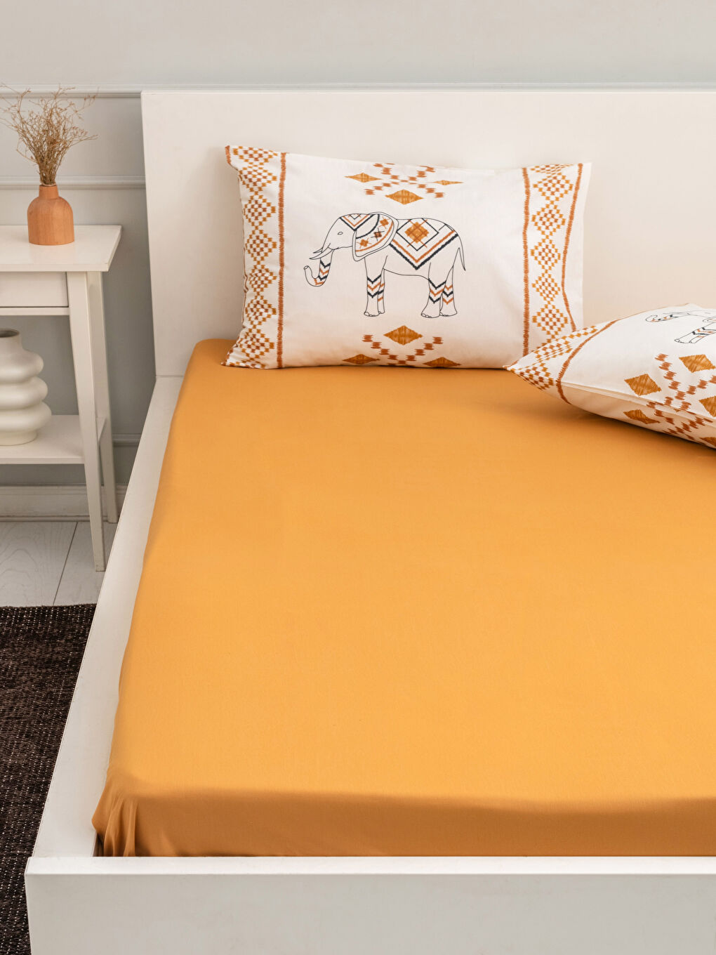 Sarı Çift Kişilik Pamuklu Düz Çarşaf 240x260 cm