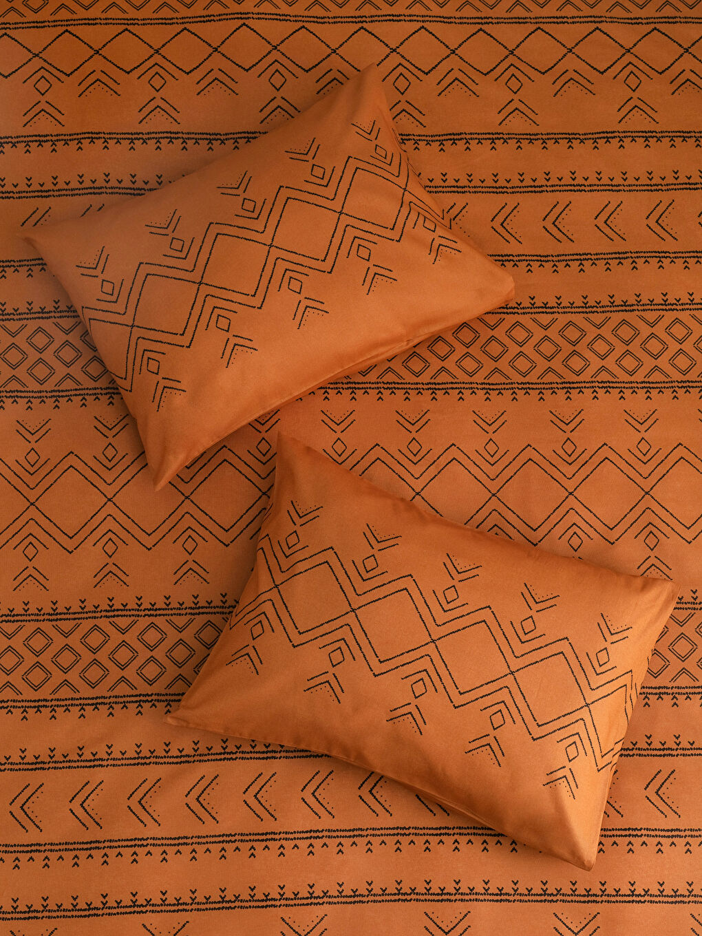 Karışık Çift Kişilik Pamuklu Desenli Nevresim Takımı-1