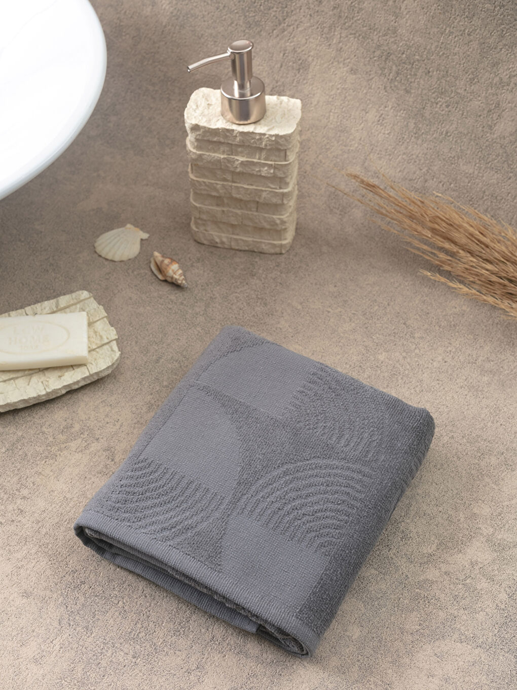 Gri Kendinden Desenli Bukle Yüz Havlusu 50x80 cm