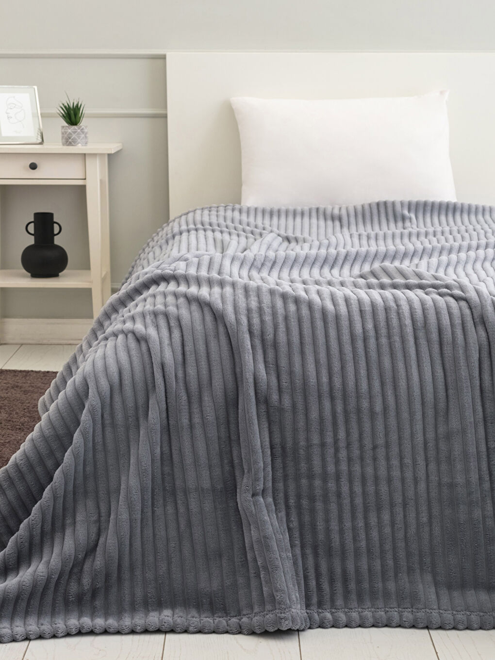 Single Soft Textured Roving Blanket 150x200 Cm