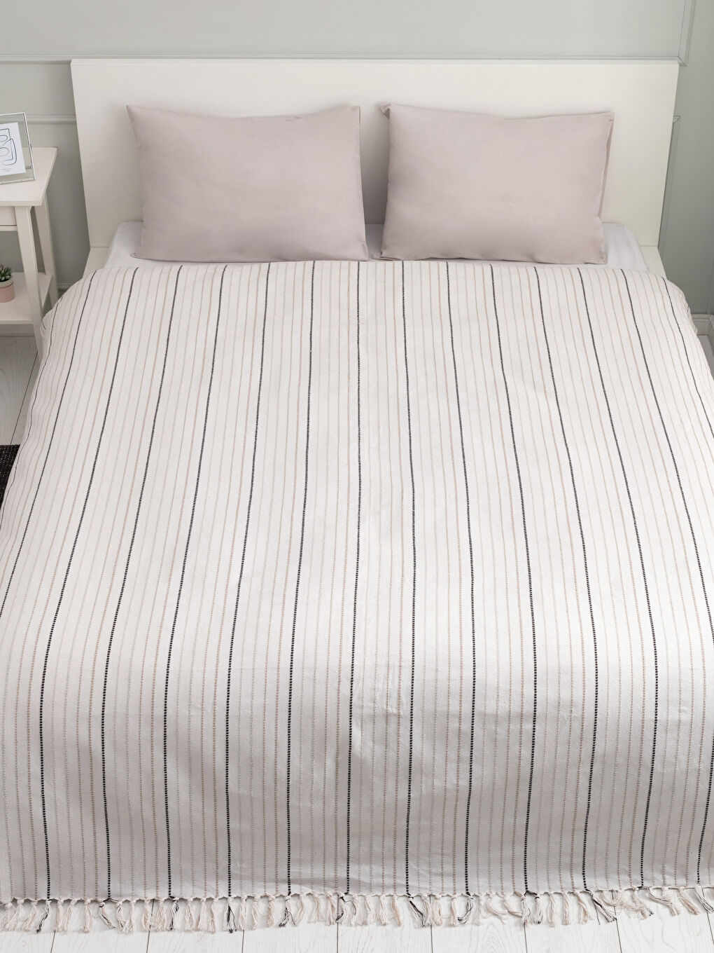 Parure de lit piqué rayé à pompons et taie d'oreiller-2
