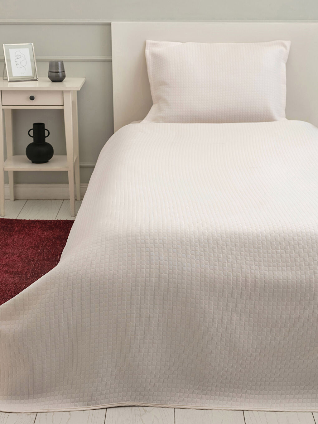 Односпальное Узорчатое Покрывало и Наволочка