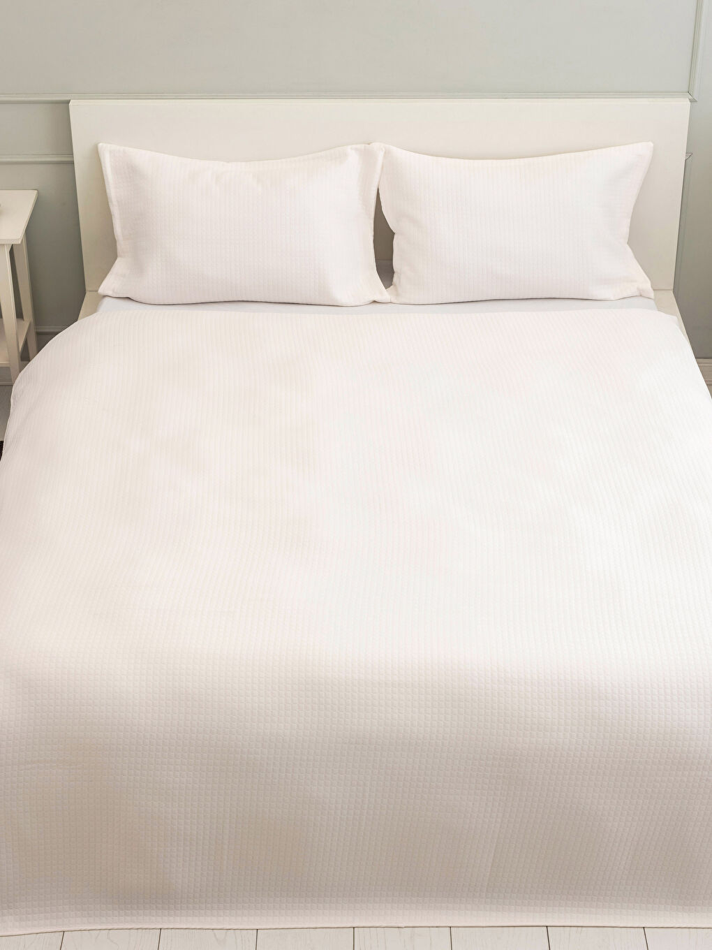 Ekru Çift Kişilik Kendinden Desenli Yatak Örtüsü ve Yastık Kılıfı-1