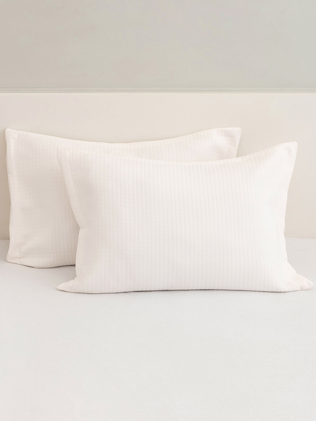 Ekru Çift Kişilik Kendinden Desenli Yatak Örtüsü ve Yastık Kılıfı-2