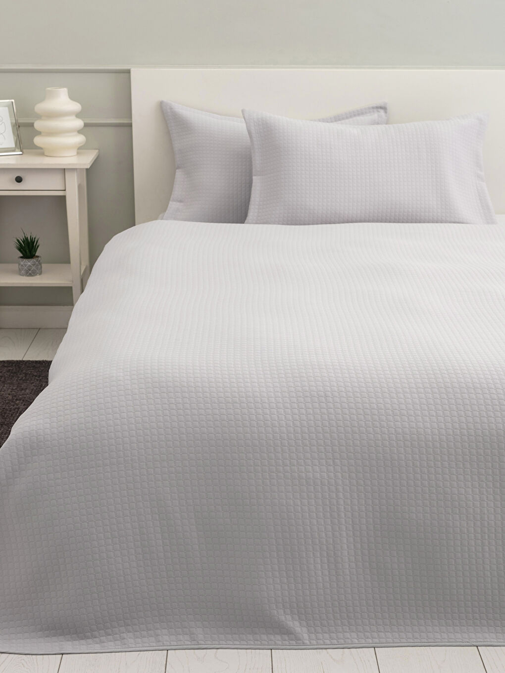 غطاء سرير مزدوج منقوش ذاتيًا وكيس مخدة