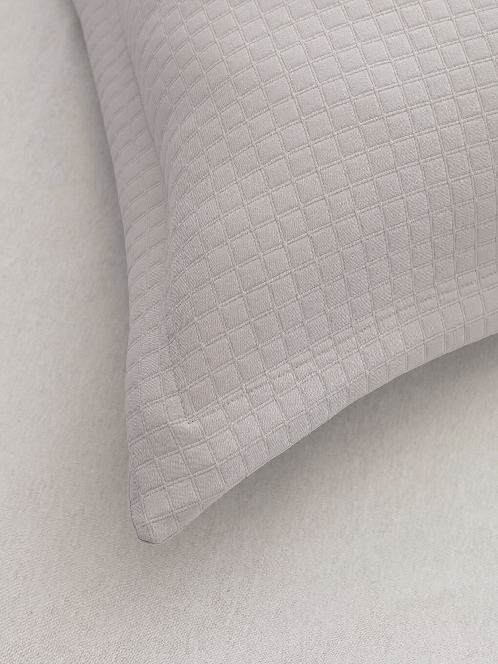 غطاء سرير مزدوج منقوش ذاتيًا وكيس مخدة-3