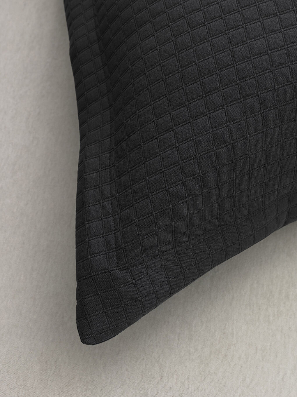 Gri Çift Kişilik Kendinden Desenli Yatak Örtüsü ve Yastık Kılıfı-3