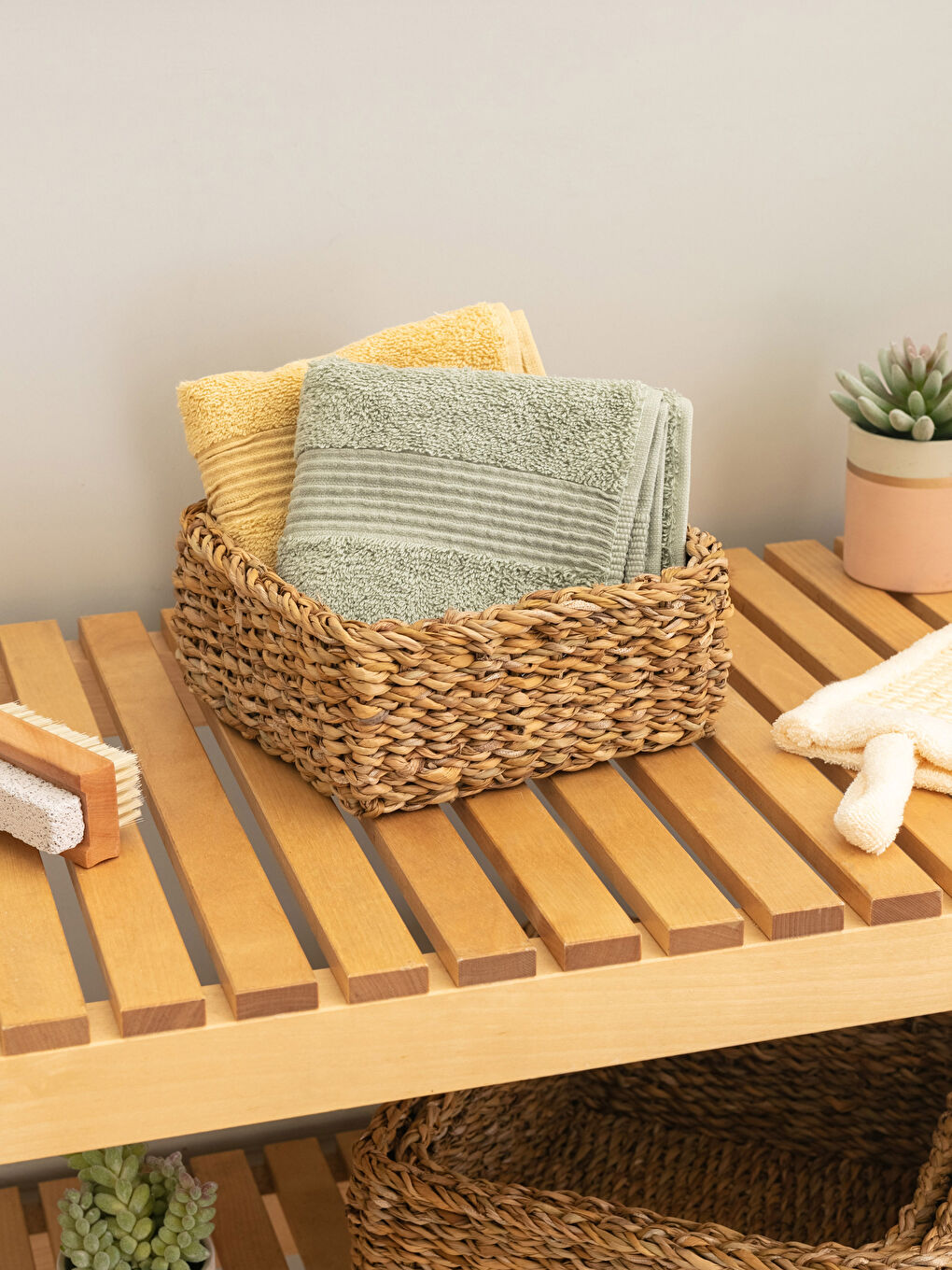 Flat Wicker Organizer Basket 18x18x8 Cm-1