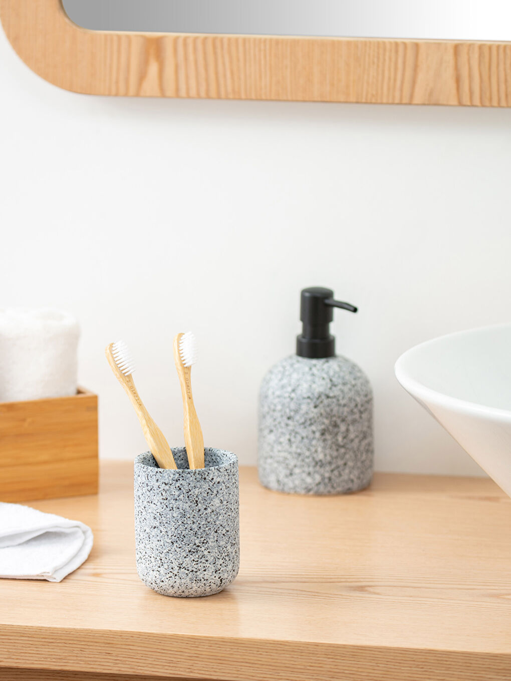 Karışık Kendinden Desenli Seramik Diş Fırçalık 7x7x9 cm