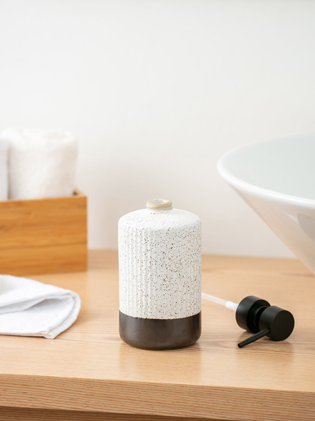 Ceramic Liquid Soap Dispenser 8x8x18 Cm-2
