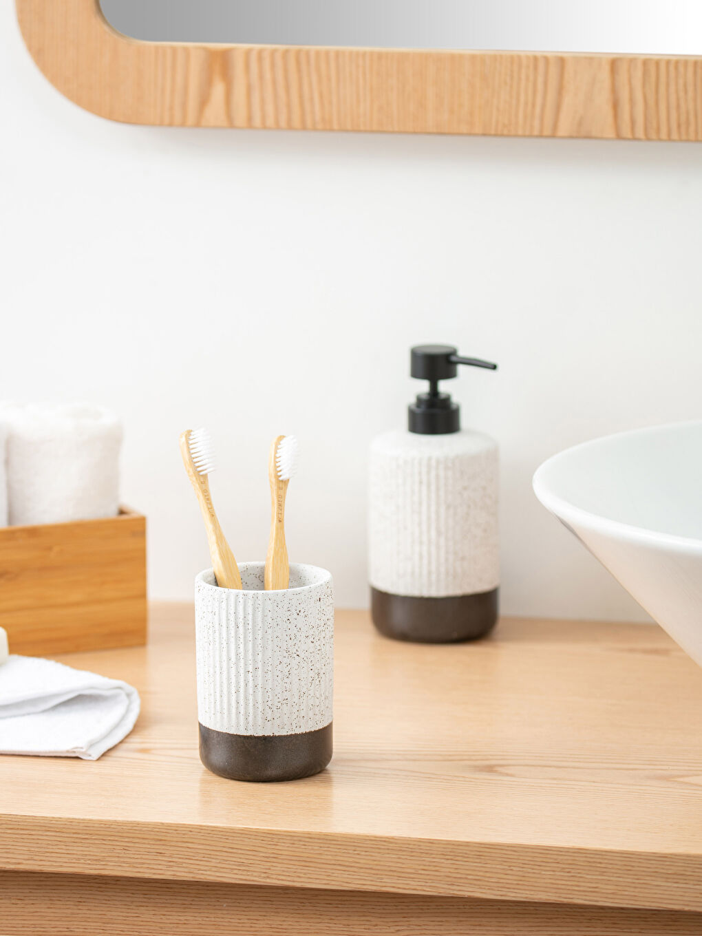 LCW HOME Keramički držač za četkice za zube u boji 7x7x10 Cm -S2BT42Z8-F9C