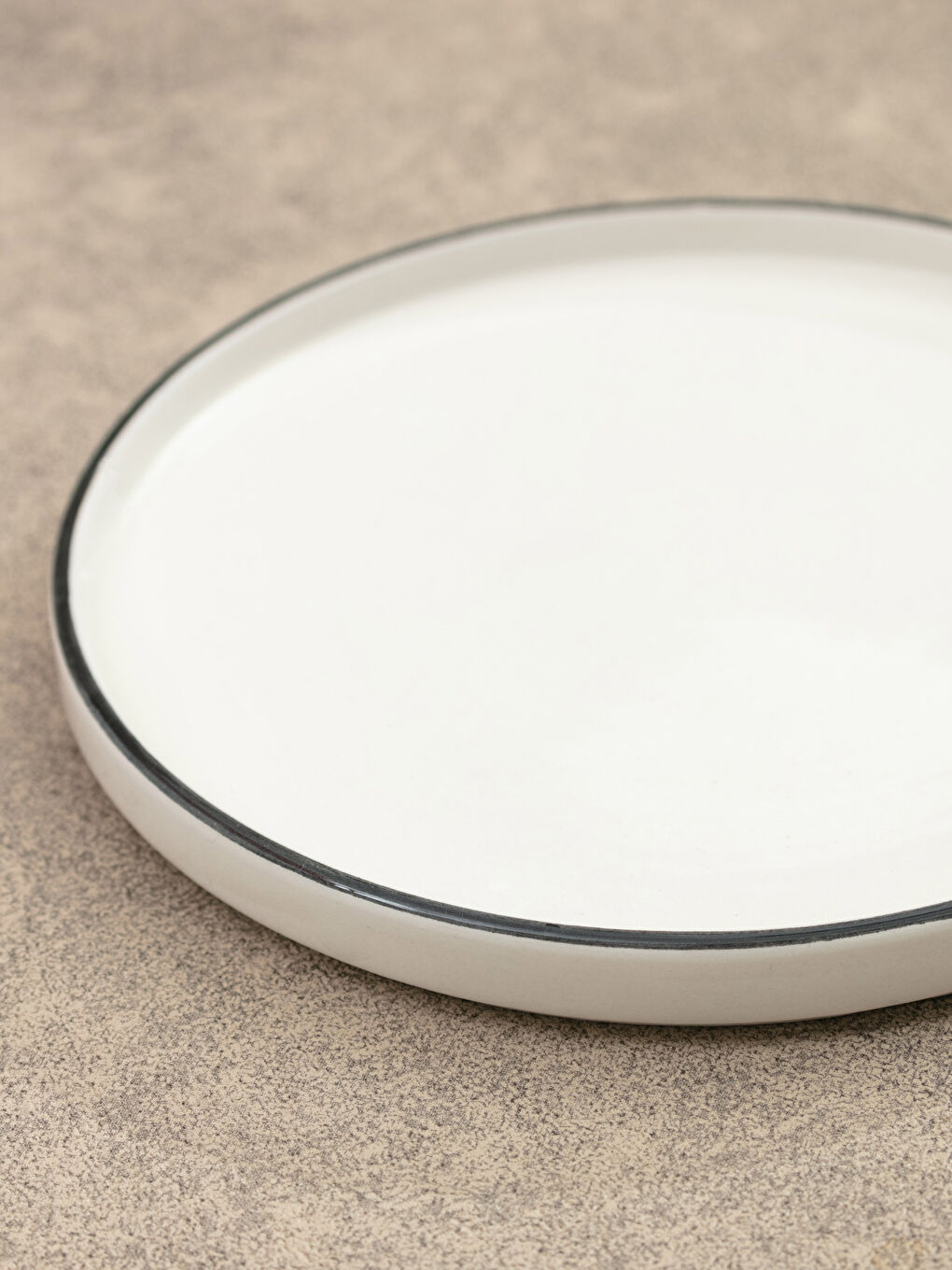 Siyah Seramik Düz Pasta Tabağı 20 cm-2