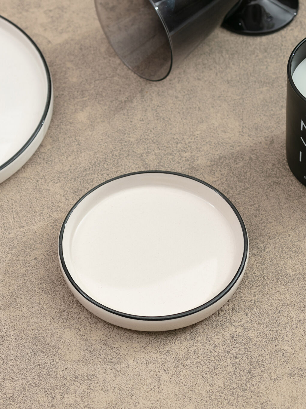 Siyah Seramik Düz Çerez Tabağı 13 cm