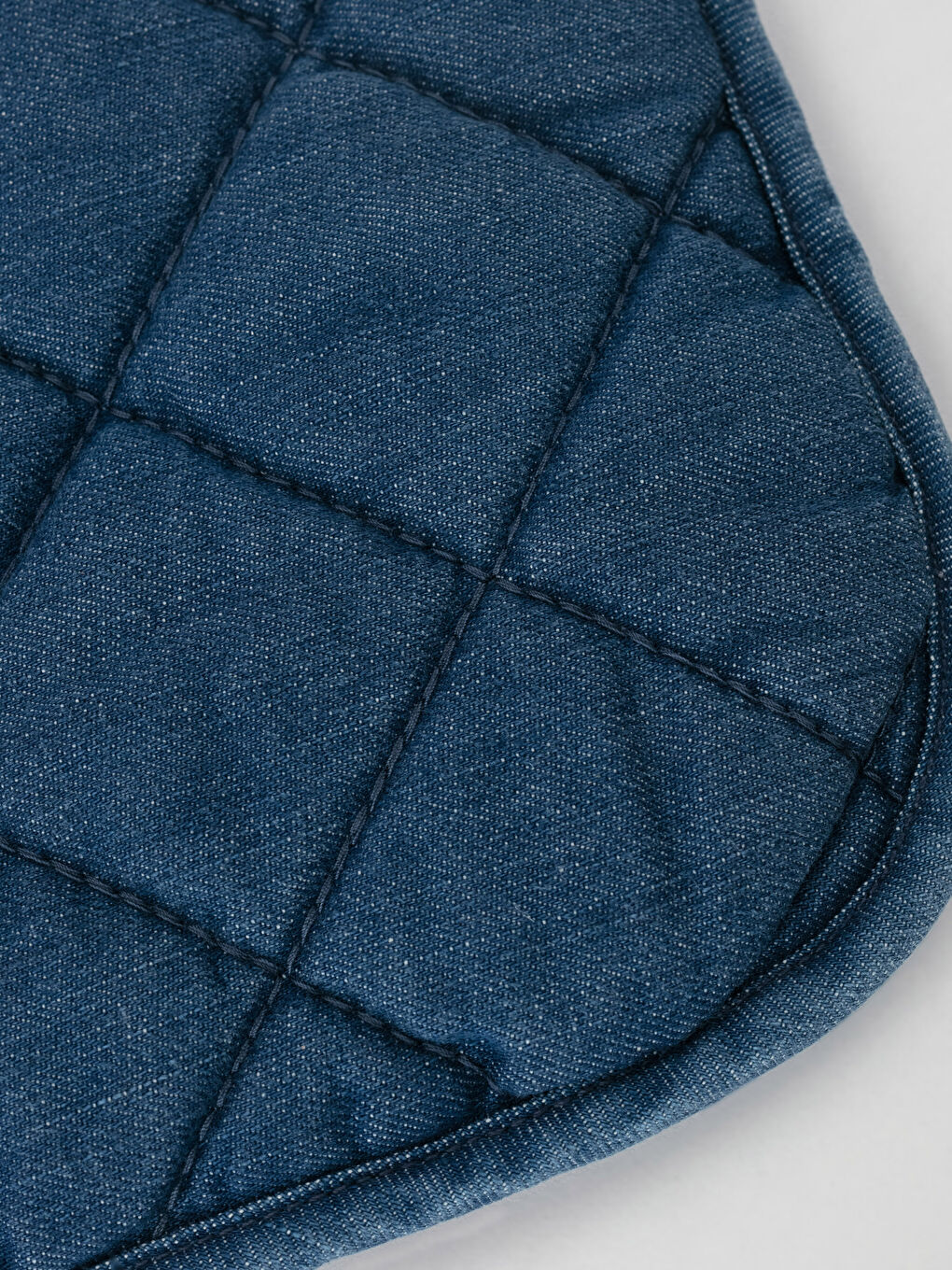 Diamond Patterned Jeans Handle-1
