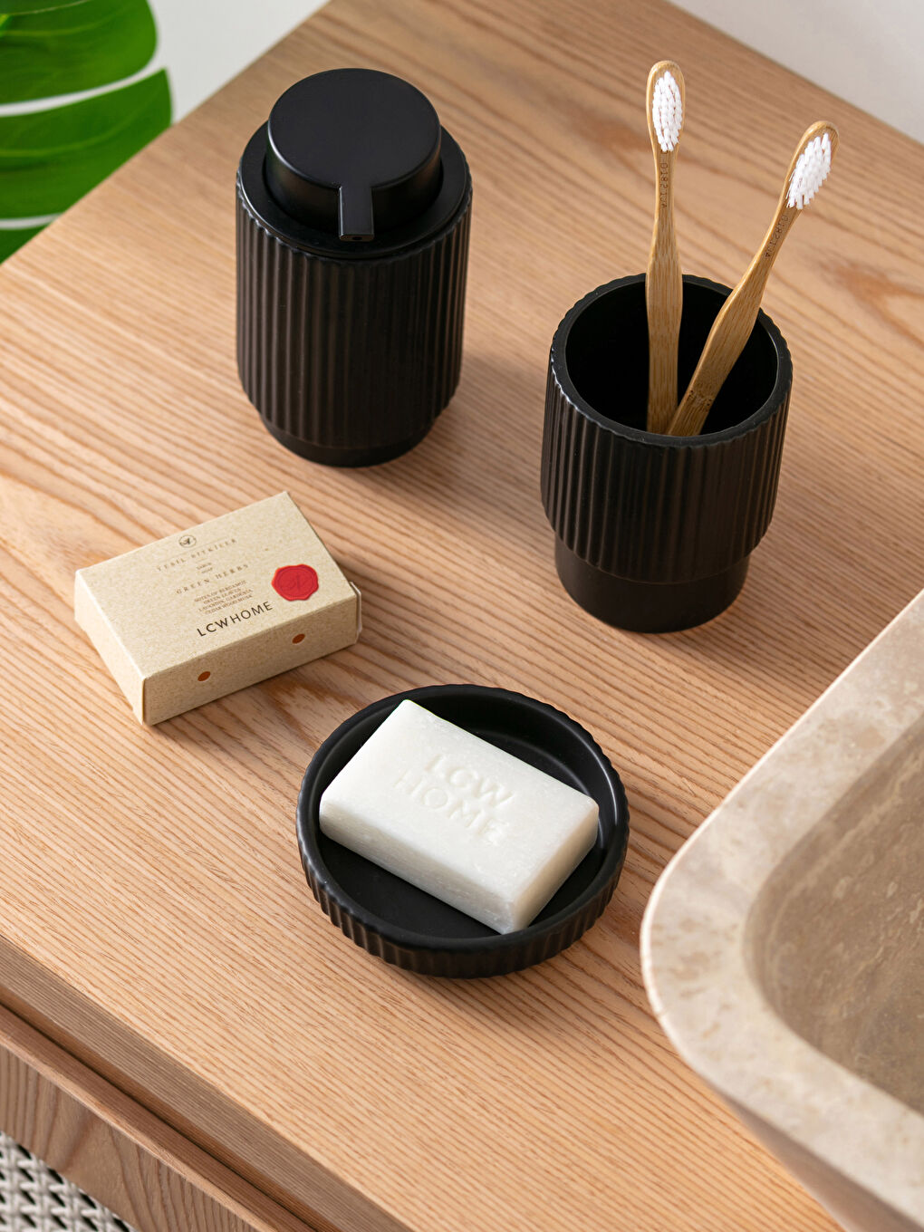 Yeşil Bitki Kokulu Katı Sabun 100 g