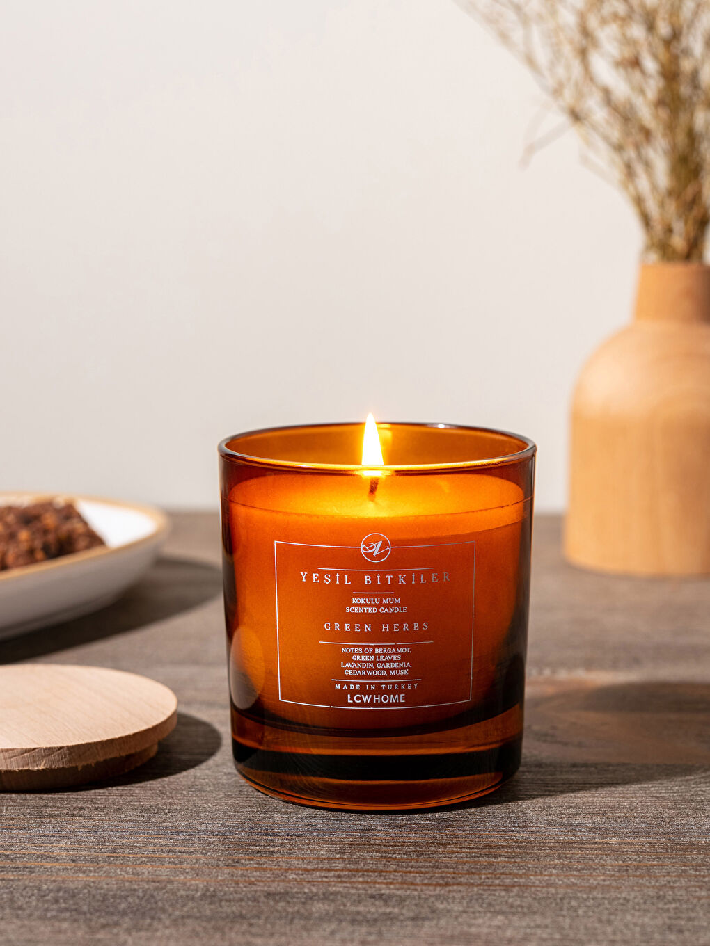 Kahverengi Yazı Baskılı Yeşil Bitki Kokulu Dekoratif Mum 190 g
