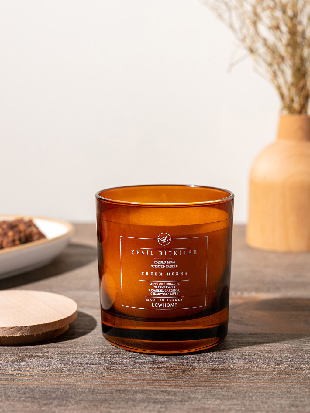 Kahverengi Yazı Baskılı Yeşil Bitki Kokulu Dekoratif Mum 190 g-1