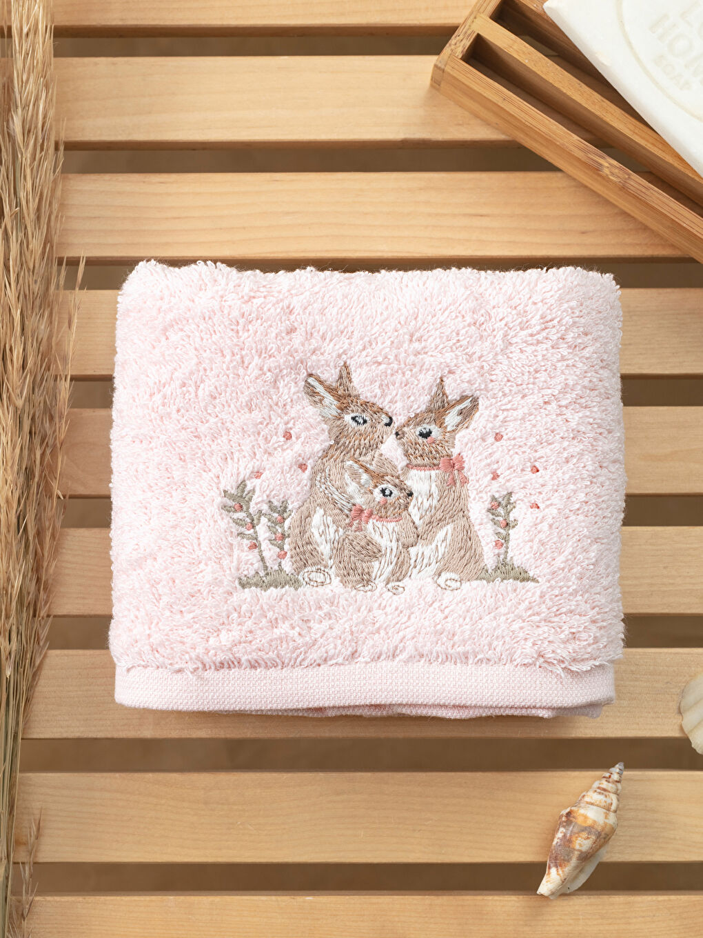 Pembe Nakış Detaylı El Havlusu 30x50 cm-1