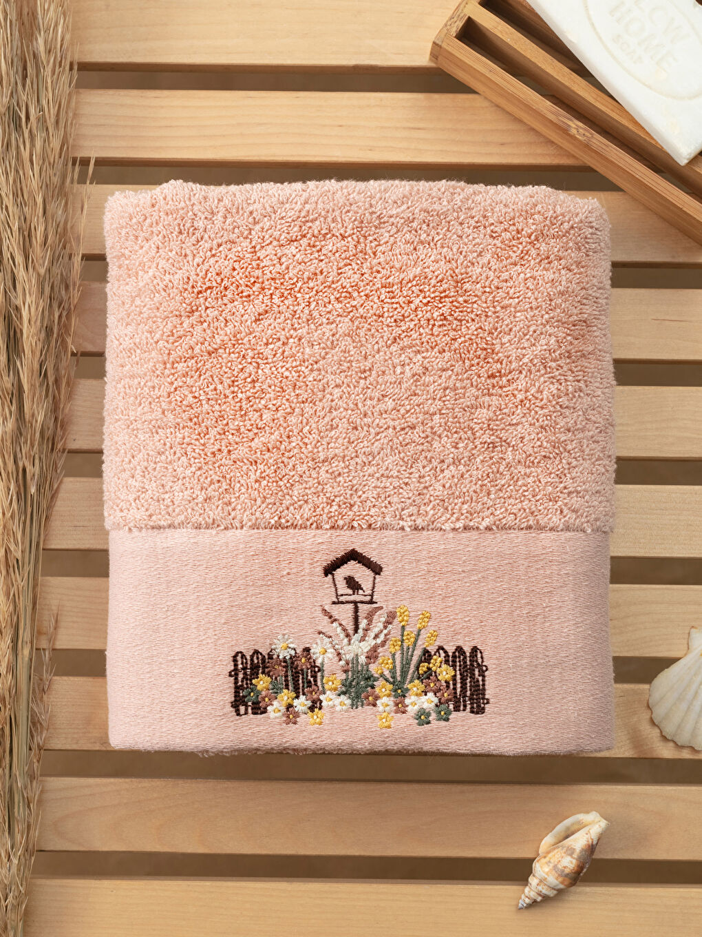 Embroidered Hand Towel 50x80 cm-1