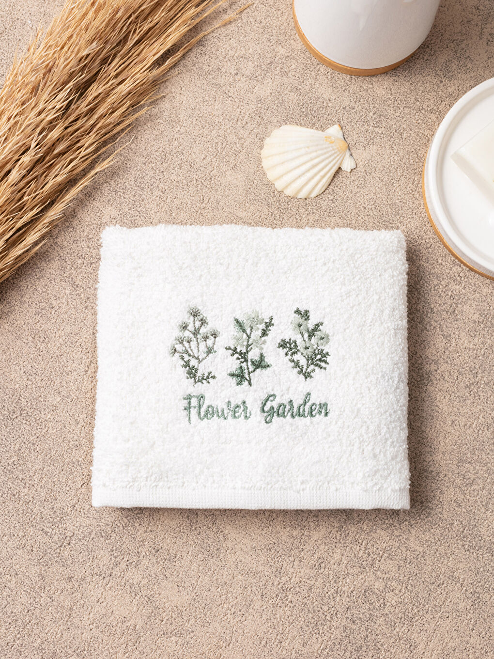 Embroidered Hand Towel 30x50 Cm-1