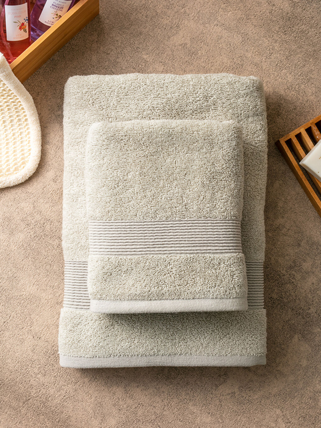 طقم مناشف حمام سادة للسيدات مكون من قطعتين-1