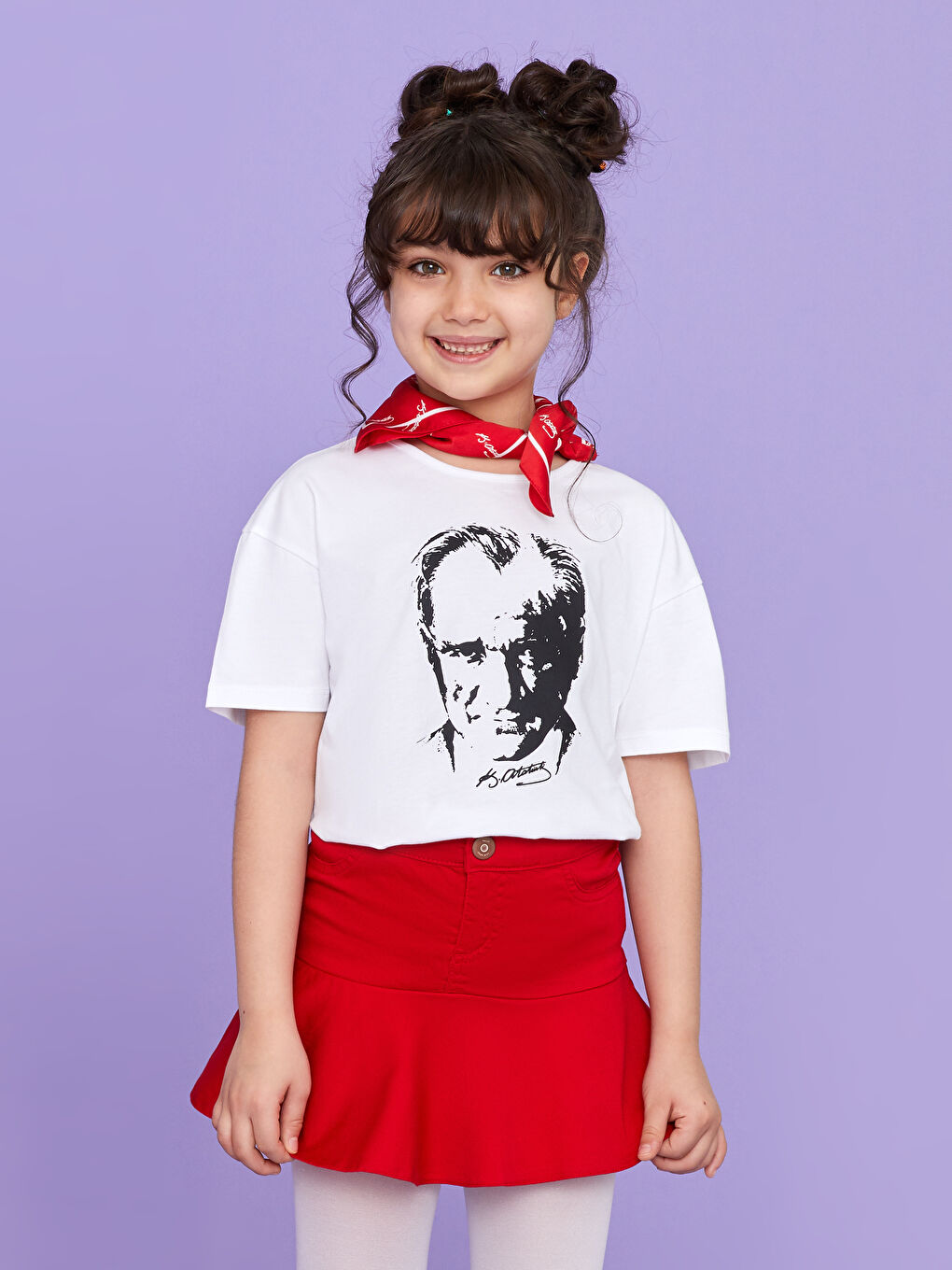 Beyaz Bisiklet Yaka Atatürk Baskılı Kısa Kollu Kız Çocuk Tişört