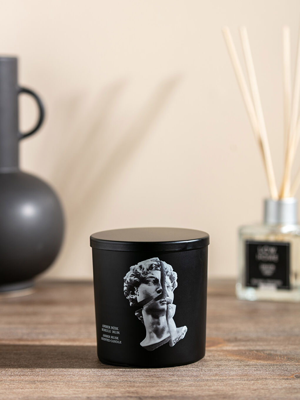 شمعة زجاجية معطرة بمسك العنبر 190 جرام-2