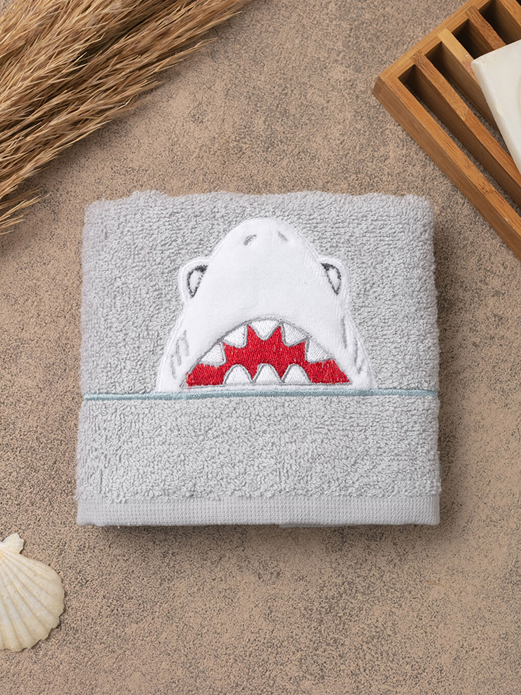 Gri Nakış Detaylı Çocuk El Havlusu 30x50 cm-1