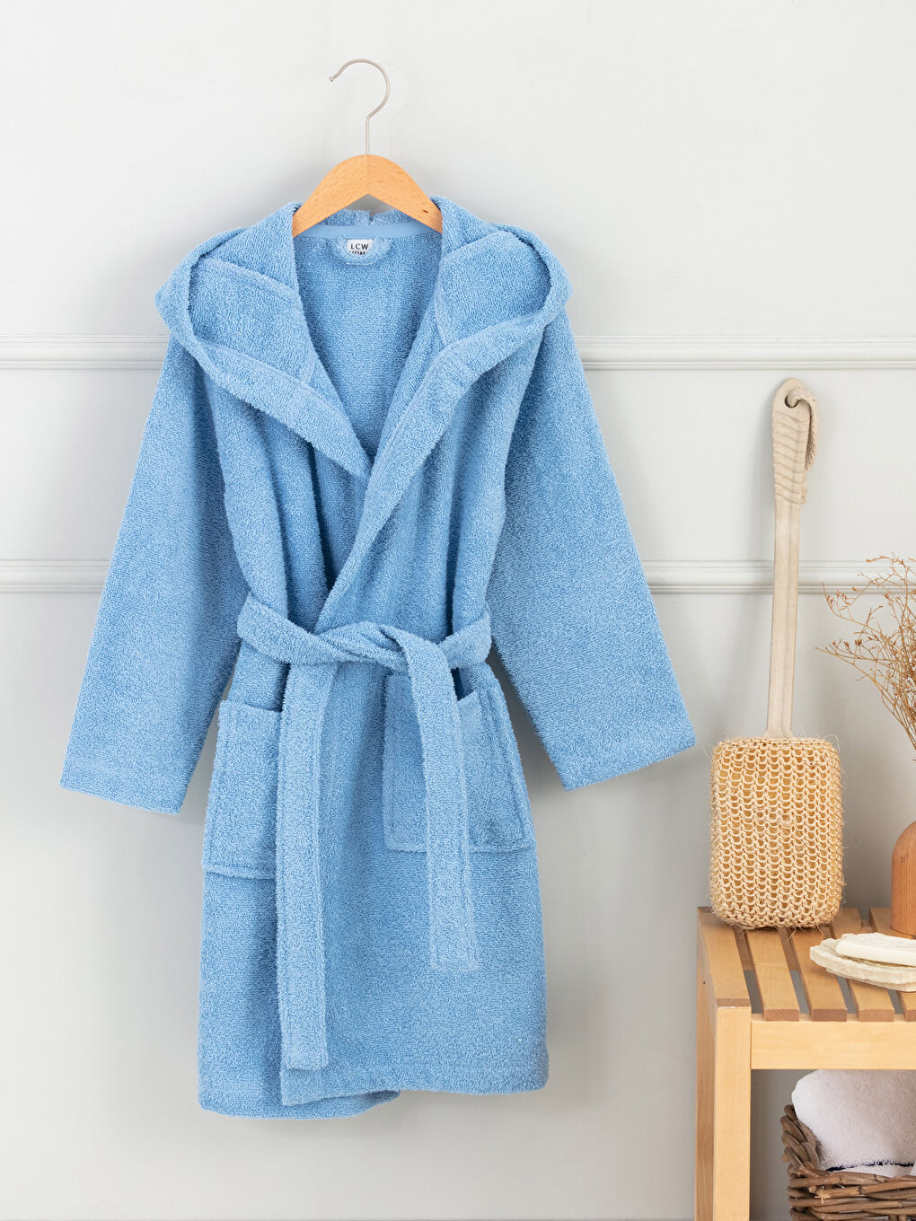 برنص حمام طويل للأولاد بتفاصيل تطبيق ثلاثي الأبعاد وبكابوش