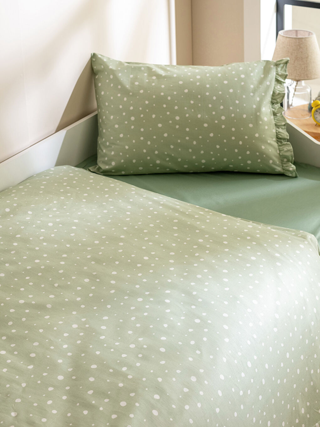 Desenli Dokuma Kız Çocuk Nevresim Takımı-1