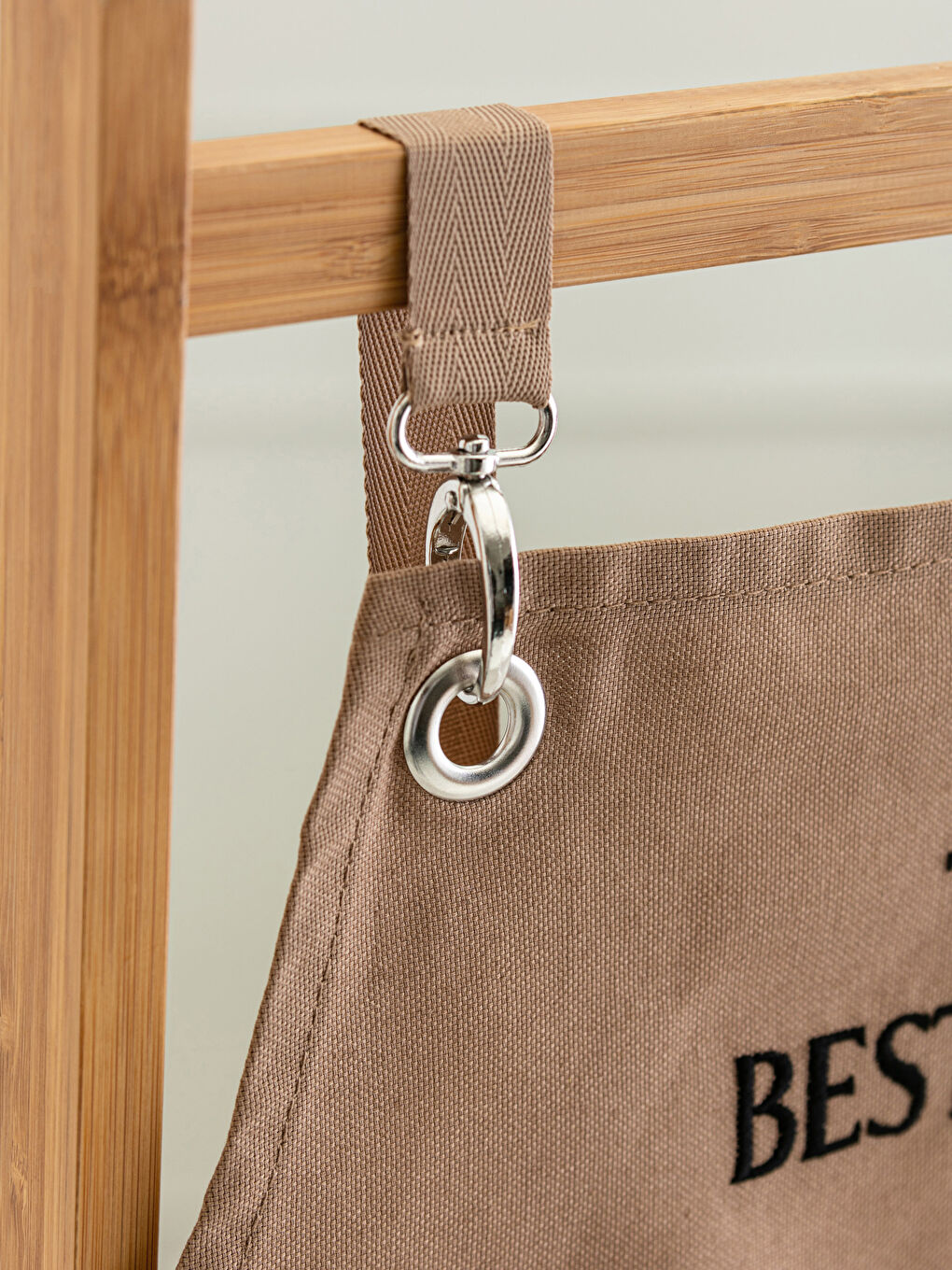 Bej Yazı Nakışlı Mutfak Önlüğü-2