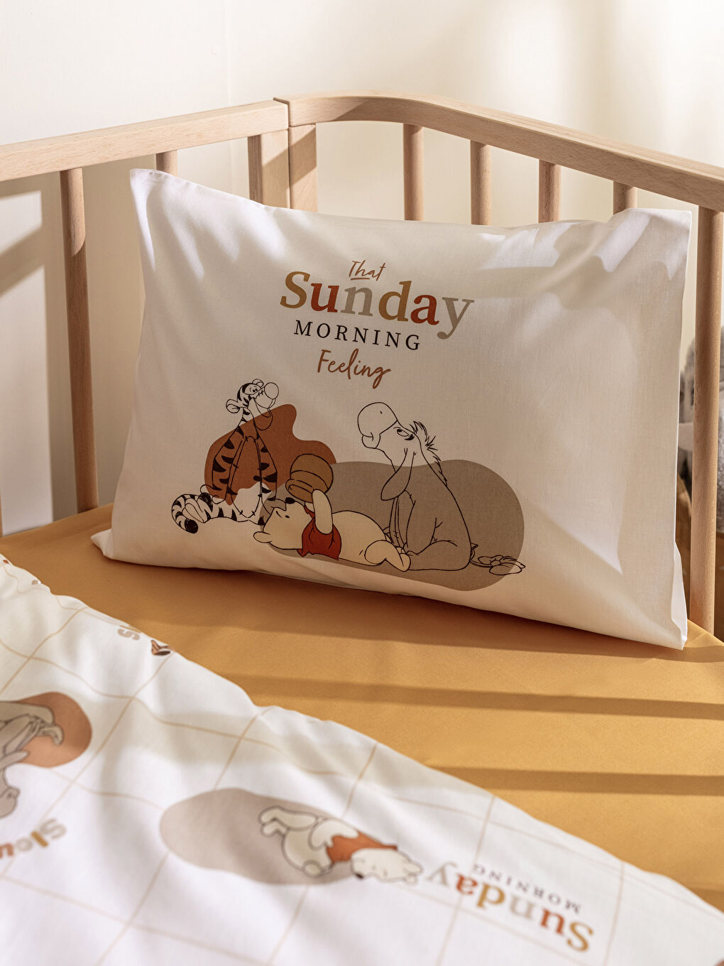 Karışık Winnie the Pooh Lisanslı Desenli Dokuma Kız Bebek Nevresim Takımı-2