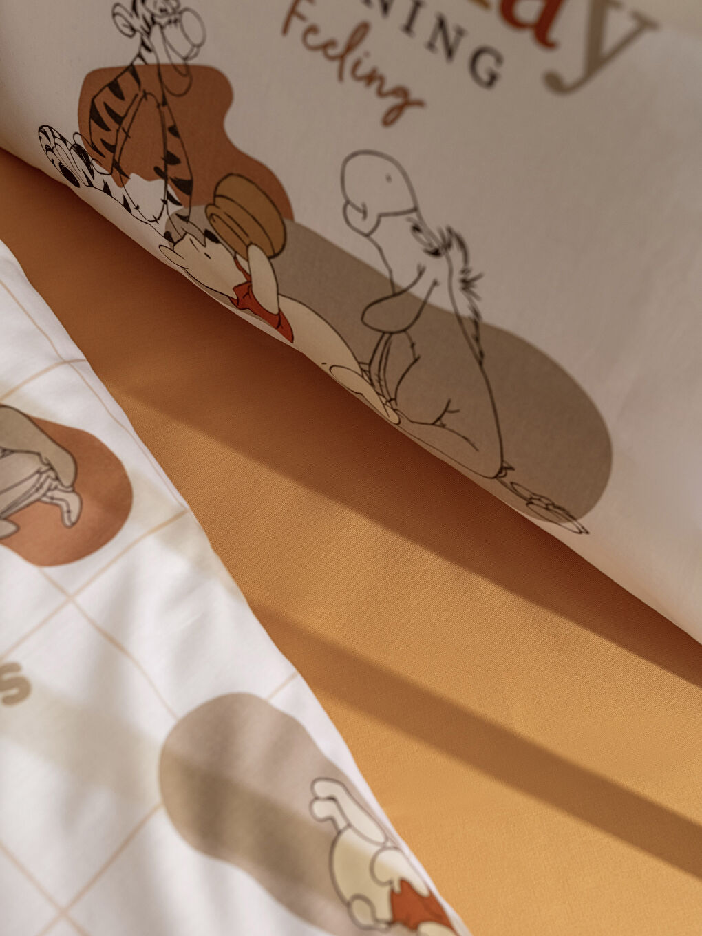 Karışık Winnie the Pooh Lisanslı Desenli Dokuma Kız Bebek Nevresim Takımı-4