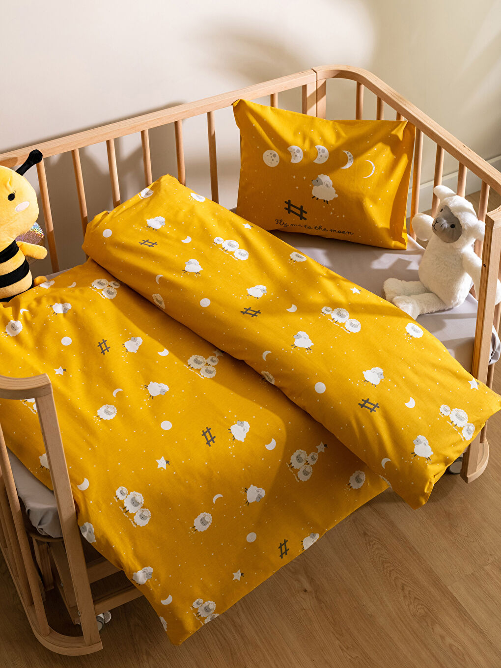 Karışık Desenli Pamuklu Bebek Nevresim Takımı