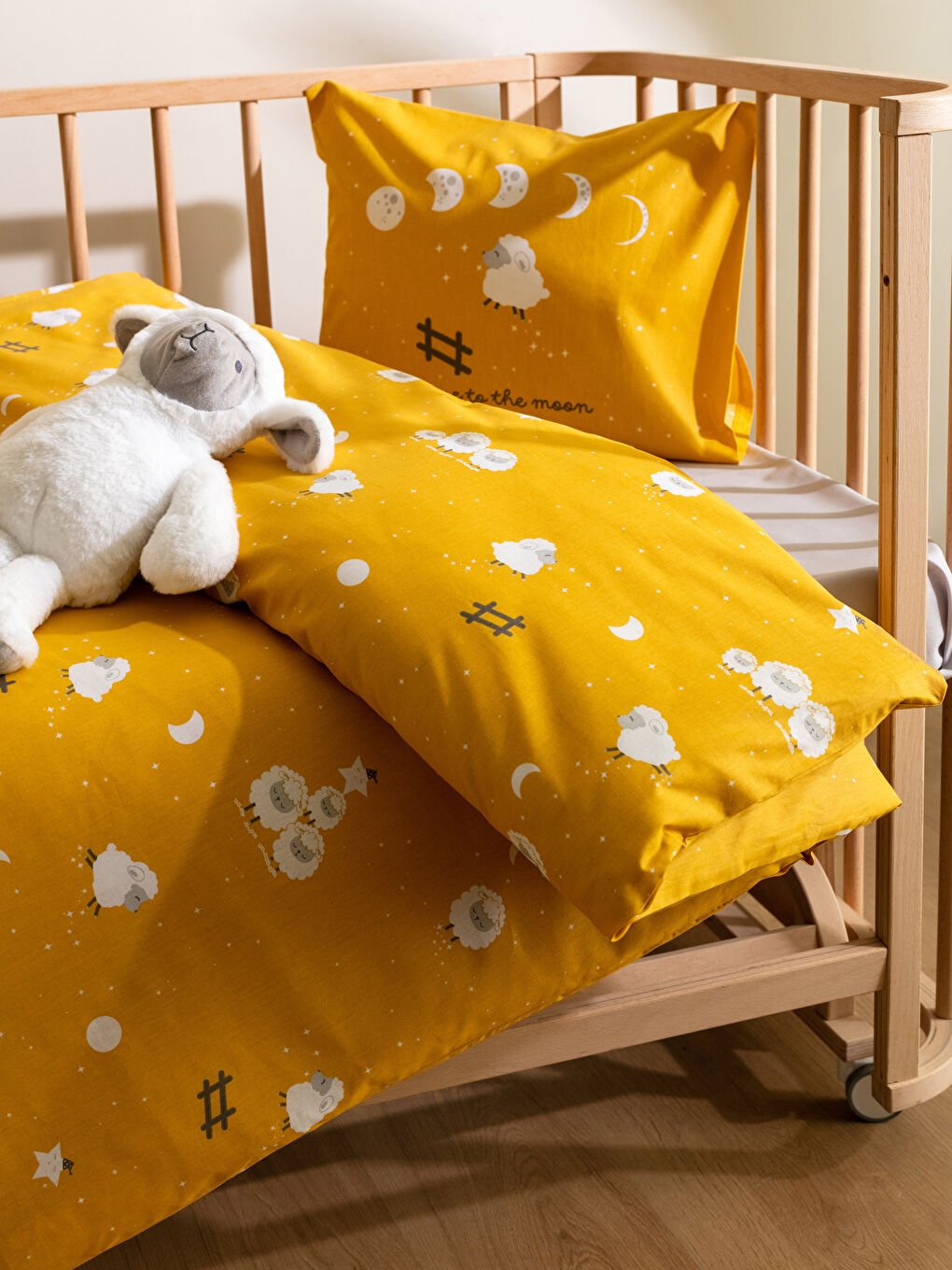 Karışık Desenli Pamuklu Bebek Nevresim Takımı-1