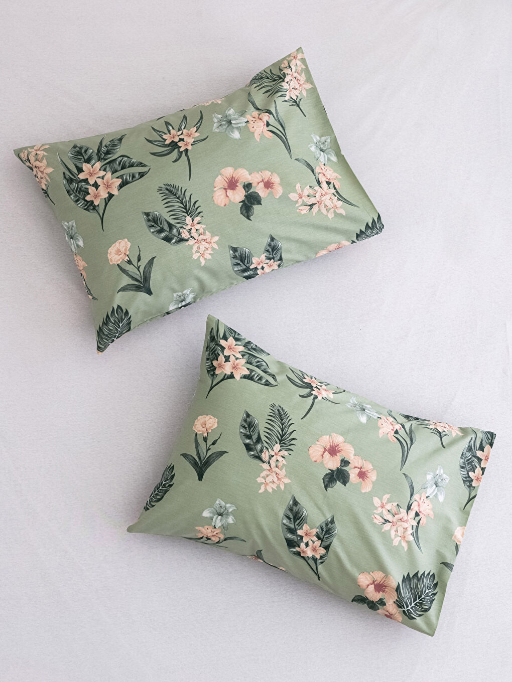 Karışık Çift Kişilik Pamuklu Çiçek Baskılı Nevresim ve Yastık Kılıfı-1