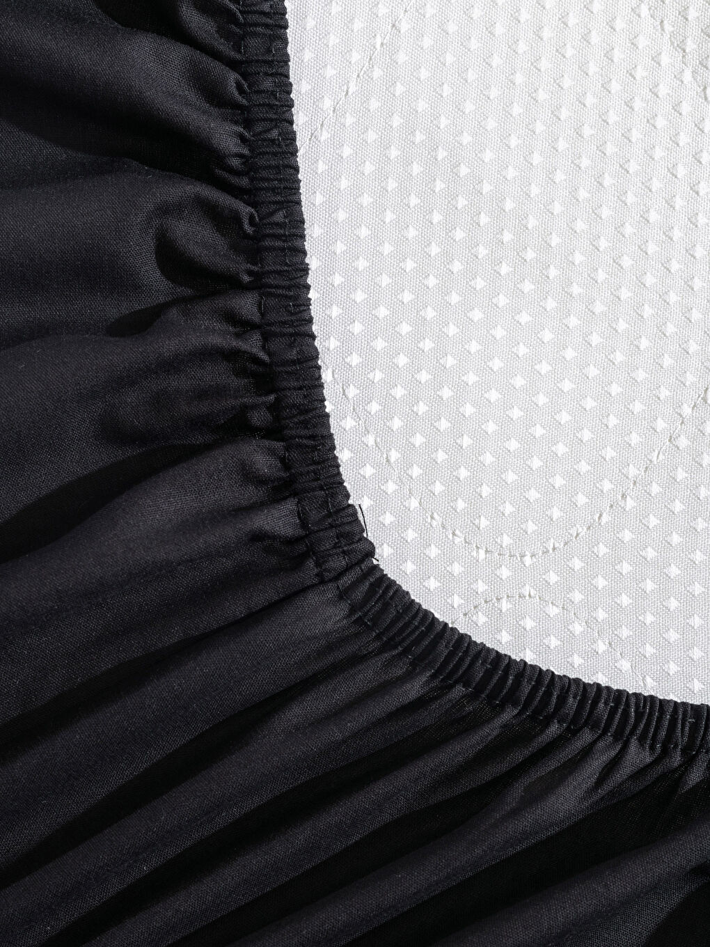 Двуспальная Простыня На Резинке 160x200x30 См-2