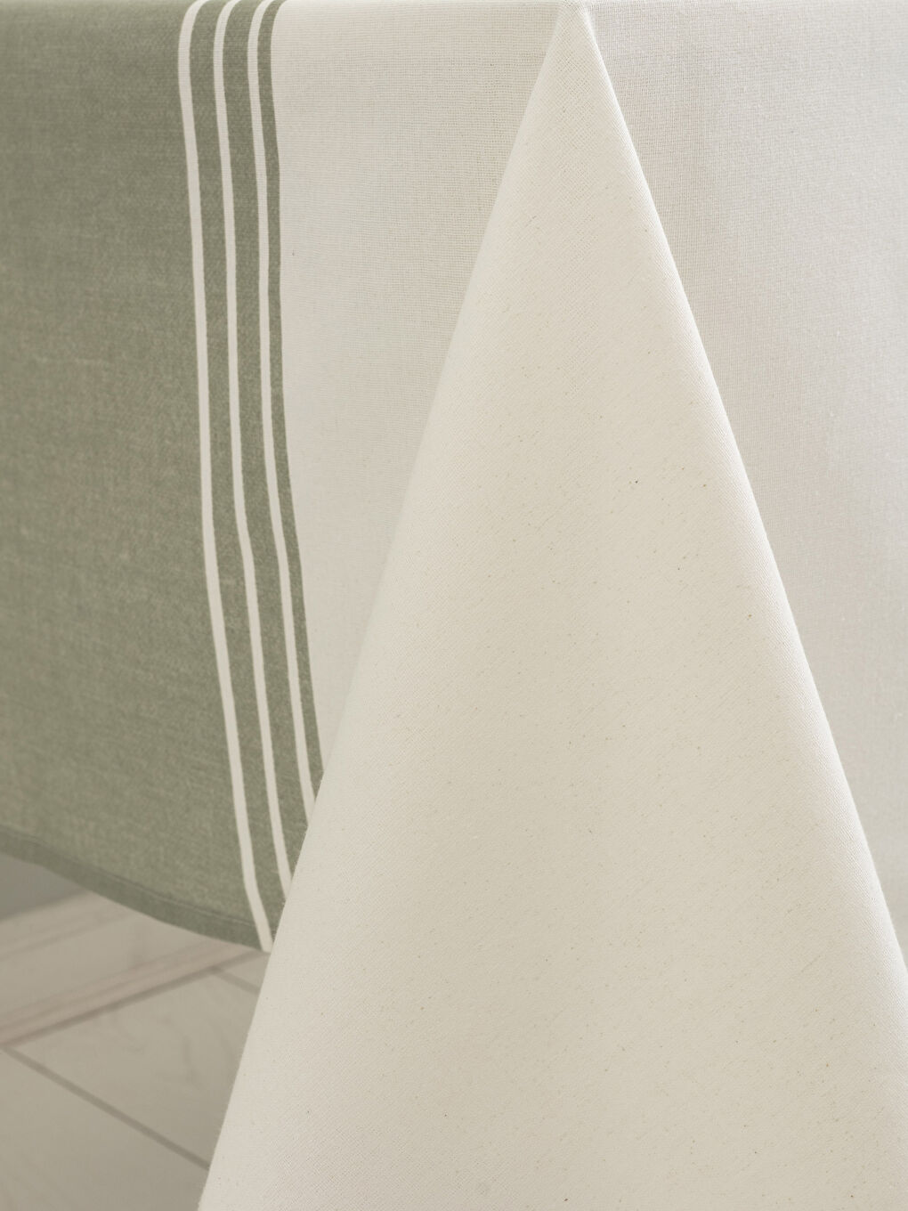 مفرش طاولة  150x200 Cm -S2FS22Z8-F9C