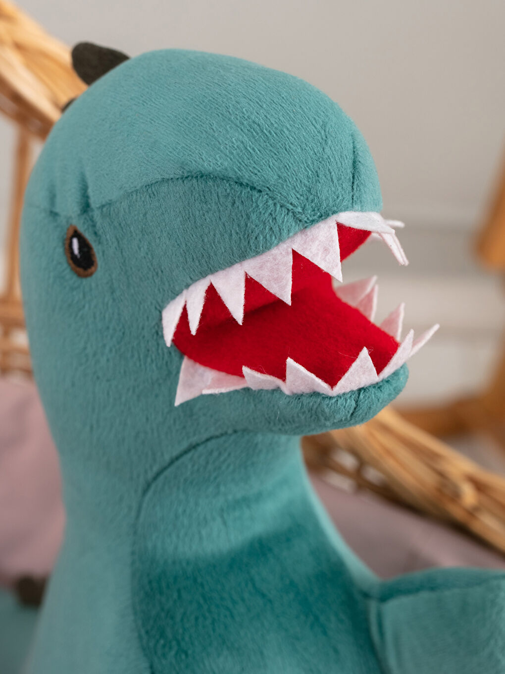 Haki Yumuşak Dokulu Dolgulu Dinozor Bebek Kırlent 33 cm-1