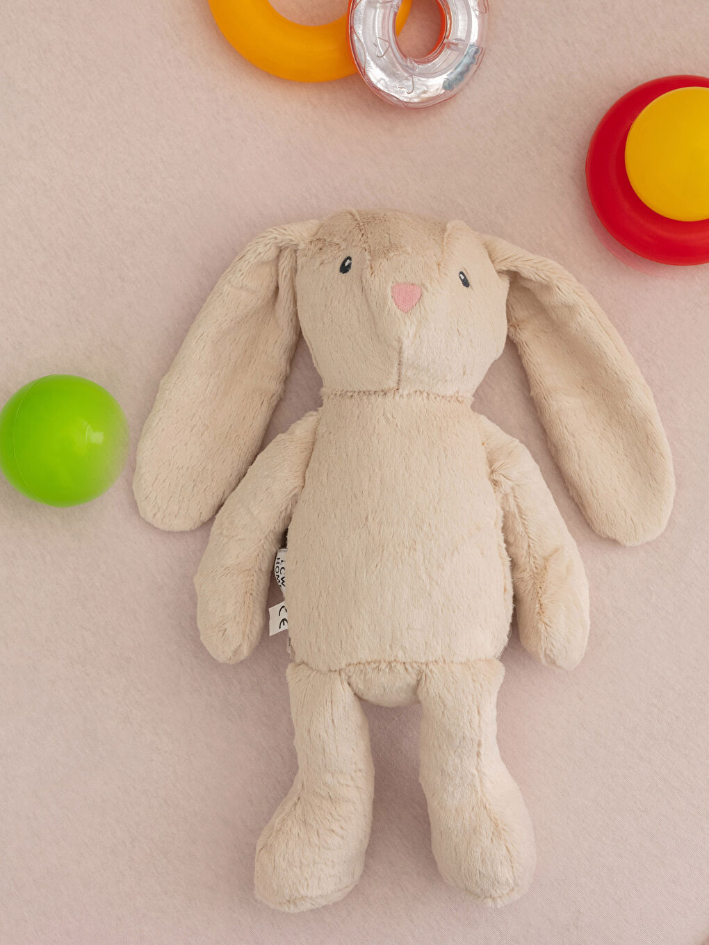 Bej Pelüş Dolgulu Tavşan Bebek Kırlent 37 cm