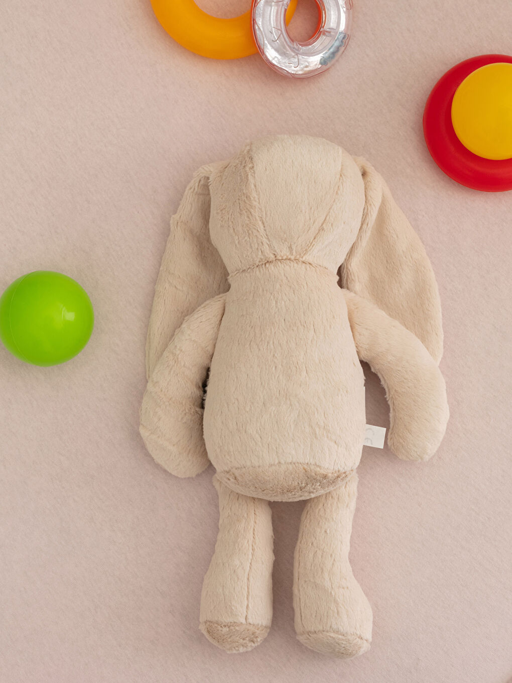 Bej Pelüş Dolgulu Tavşan Bebek Kırlent 37 cm-1