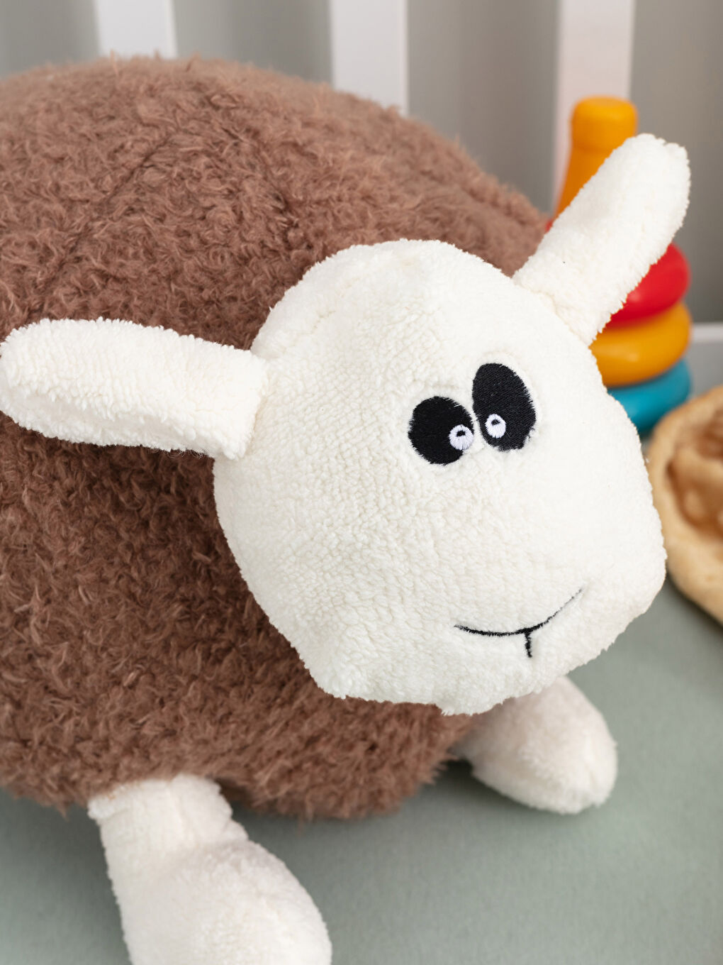 Bej Pelüş Dolgulu Koyun Bebek Kırlent 50 cm-1