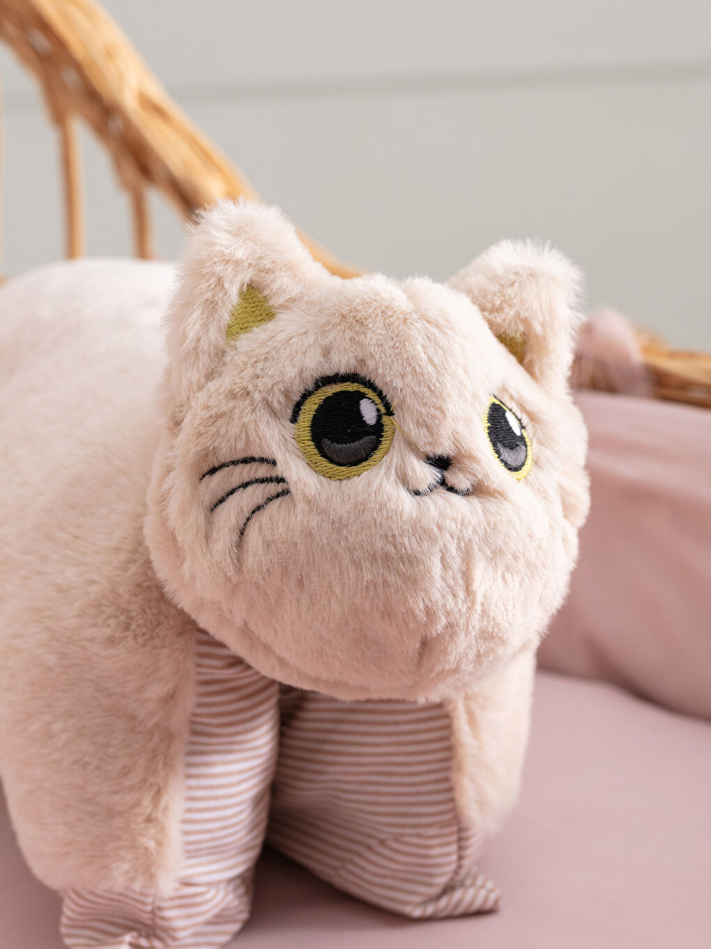 Bej Dolgulu Pelüş Kedi Bebek Kırlent 35 cm-4