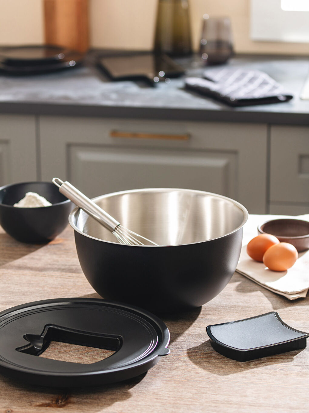 Siyah Düz Çelik Karıştırma Kabı 24 cm-3