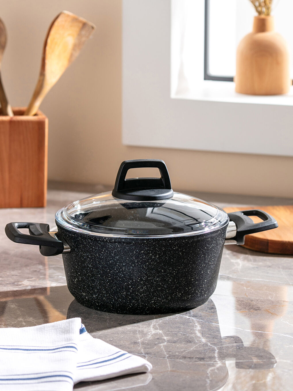 Granite Pot With Glass Lid 20 Cm-1