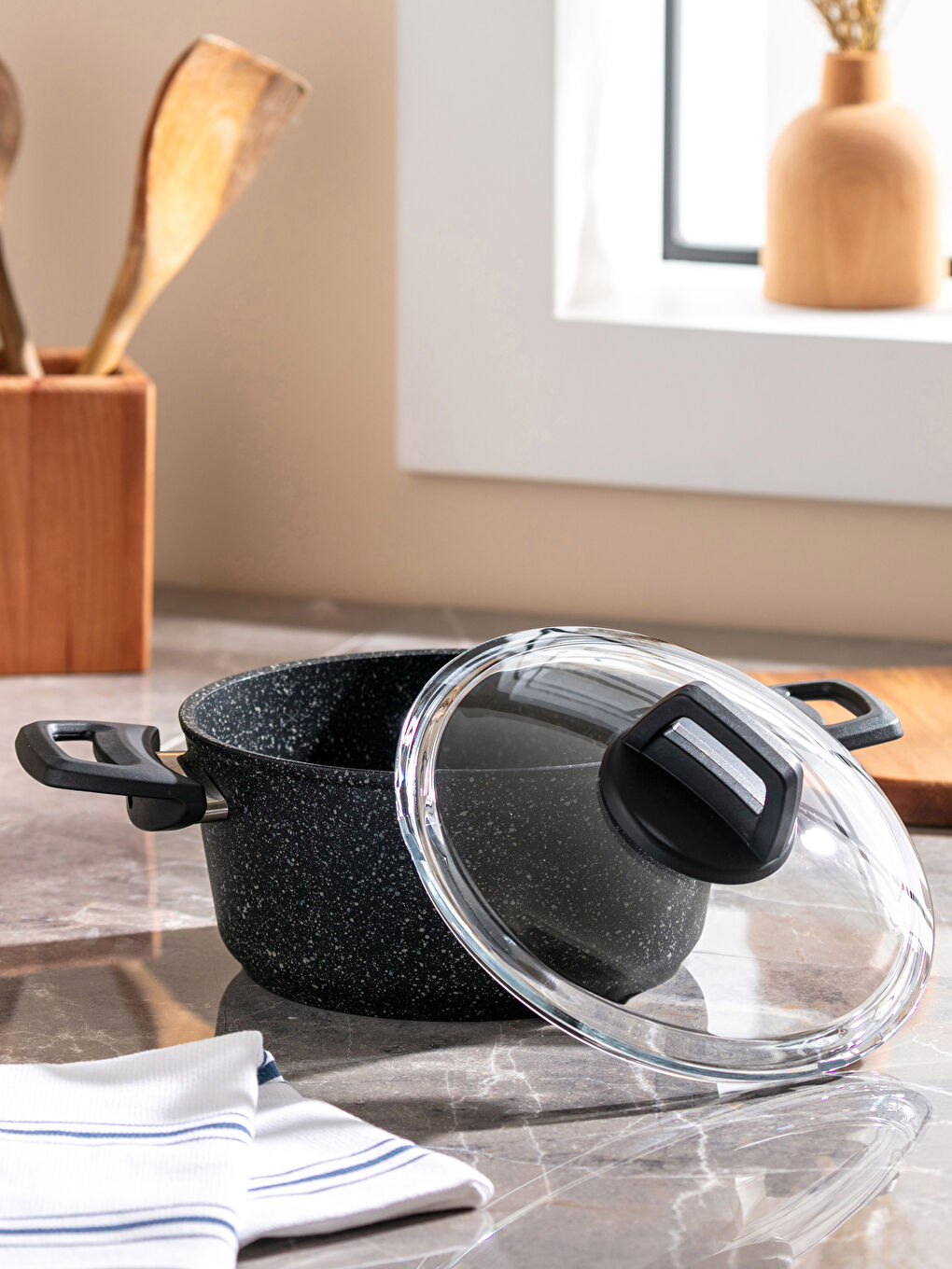 Granite Pot With Glass Lid 20 Cm-2